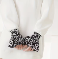 Losse mouwtjes luipaard grijs